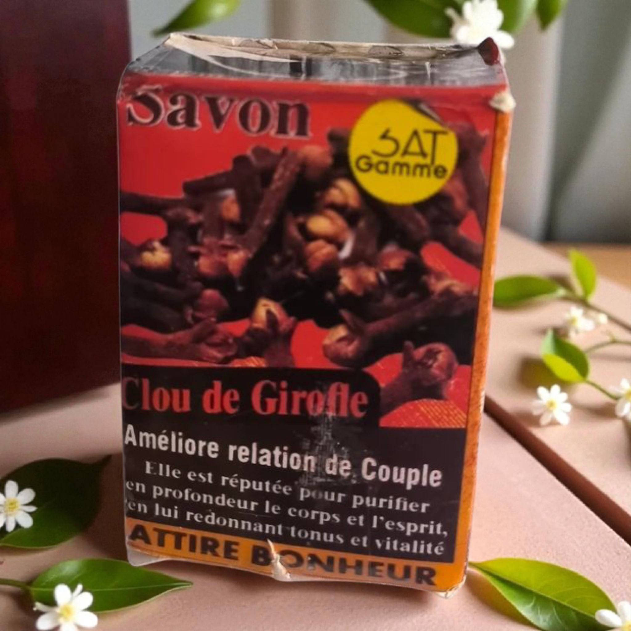 Clou de girofle (savon) Stimule la peau et l’esprit